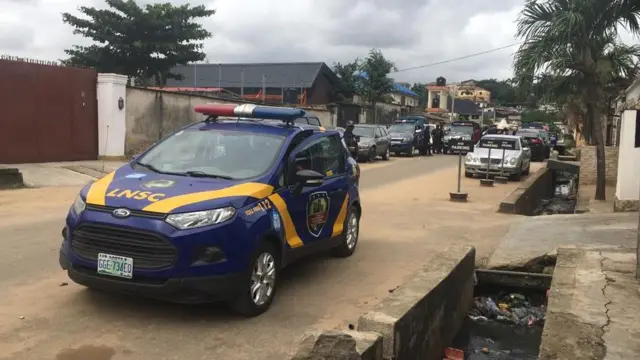 Police don block venue of Wole Soyinka press conference
