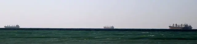 نفتکش‌ها در حال خروج از تنگه هرمز