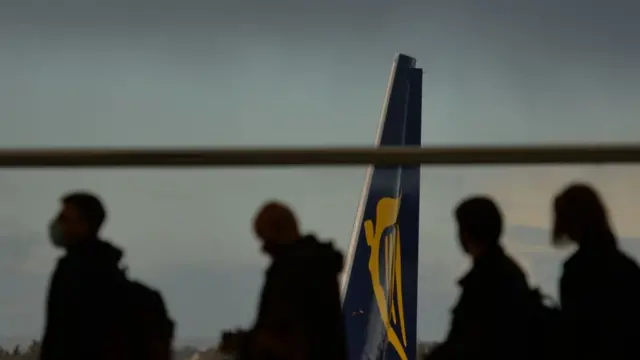 कोरोना के नए वेरिएंट को लेकर दुनियाभर में डर, डब्ल्यूएचओ ने कहा ये 'बेक़ाबू' नहीं