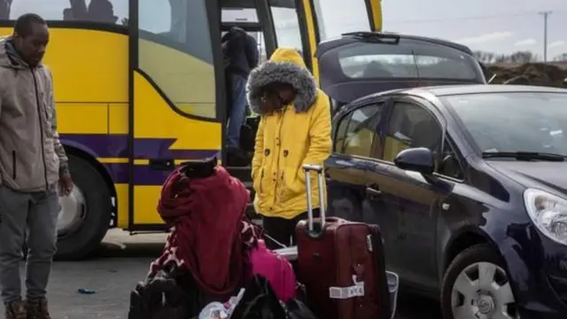 Abanya Afrika benshi barazibiriwe ku rubibe rwa Pologne na Ukraine