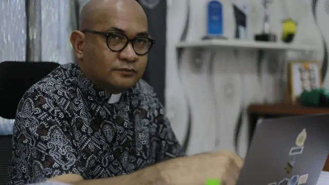 Chrisanctus Paschalis Saturnus dari Komisi Keadilan Perdamaian Pastoral Migran dan Perantau (KKPPMP).