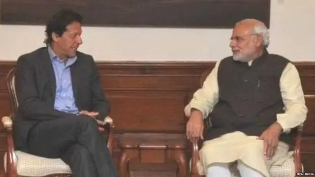 इमरान खान आणि नरेंद्र मोदी