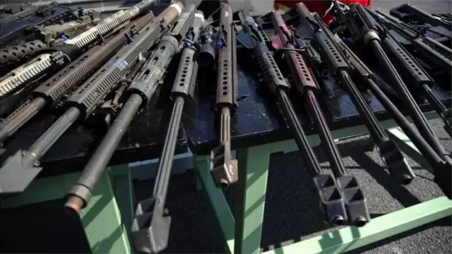 Miongoni mwa silaha zinazotumiwa kwa sasa na makampuni ya Mexico ni bunduki za caliber 50.