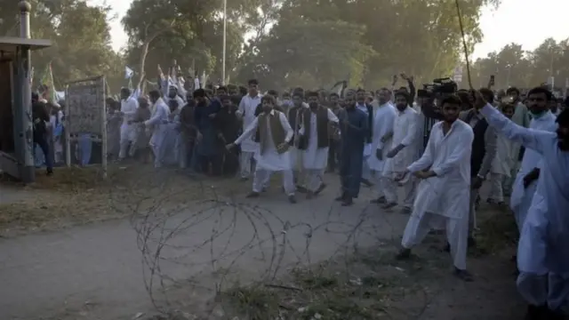 போராட்டம்