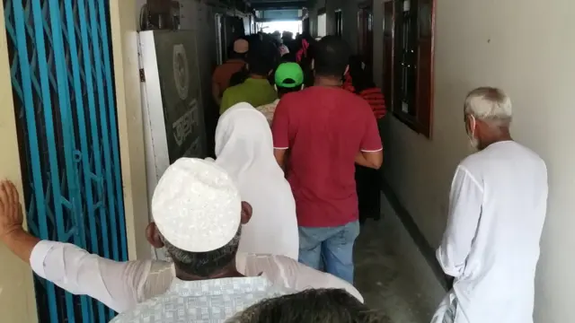 স্থানীয় ব্যাংকে এমন ভিড় লেগেই থাকে