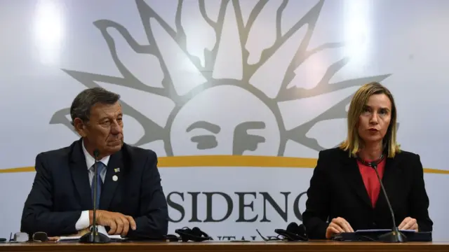 Rodolfo Nin Novoa y Federica Mogherini.