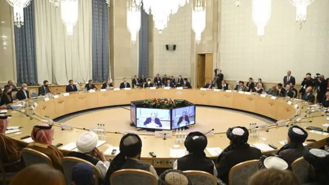 مسکو دو بار میزبان نشست صلح افغانستان، میان رهبران و چهره‌های شناخته‌شده سیاسی افغانستان و هیأتی از طالبان بوده