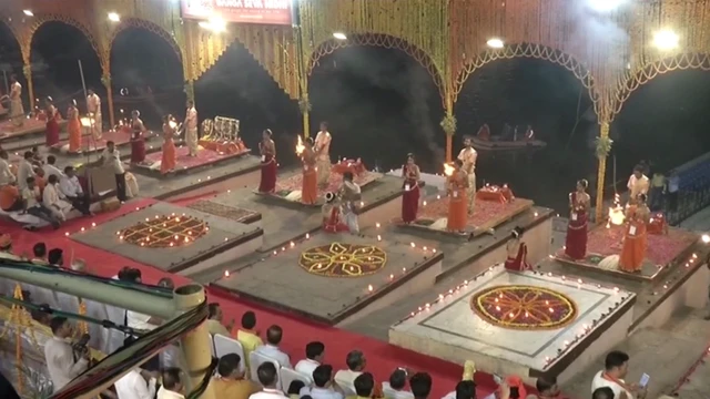 नरेंद्र मोदी, गंगा आरती