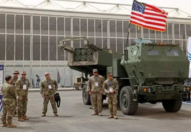 拜登早前宣布，将会给乌克兰运送新型的远程火箭系统