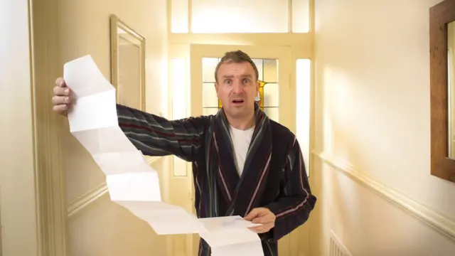 Hombre sorprendido con factura