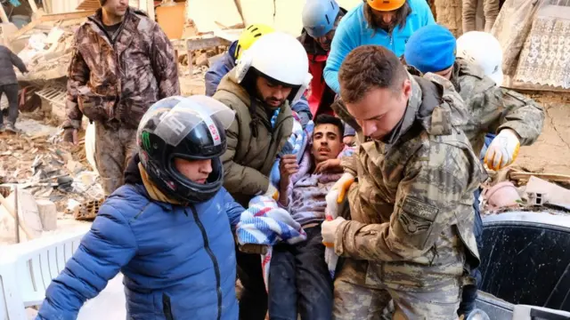 زلزال تركيا وسوريا