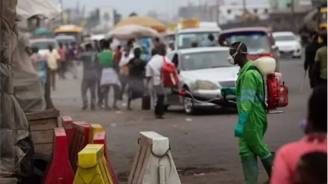 Di authorities encourage Ghanaians say make dem follow social distancing rules