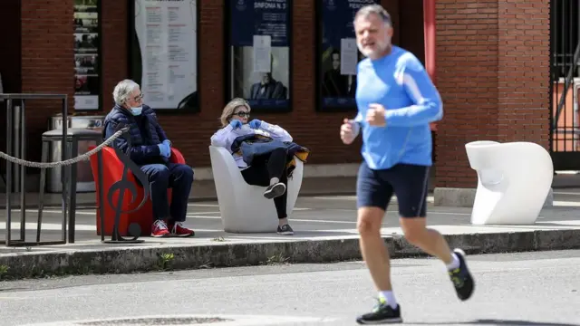 Бегун в Риме, 3 мая