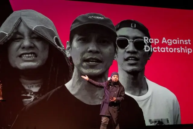 Rap Against Dictatorship ได้รับรางวัล Václav Havel Prize for Creative Dissent ในงาน Oslo Freedom Forum ที่กรุงออสโล ประเทศนอร์เวย์