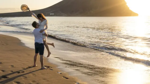 காதலா, காமமா