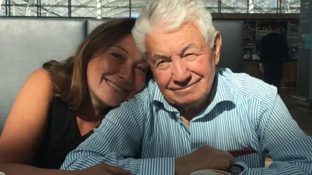 Наверно его юмор ему помогал он всегда во всем мог что-то видеть смешное. Ольга и Владимир Войнович. 2018 г.