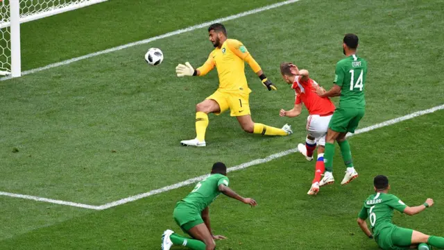 Bàn thắng đầu tiên của Cheryshev
