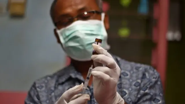 Tahun ini, rencananya sejumlah 35 juta anak akan diberi imunisasi MR