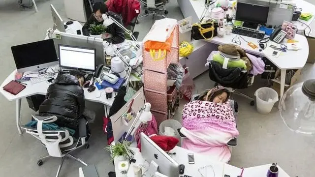 中国IT行业员工加班超时是常事。