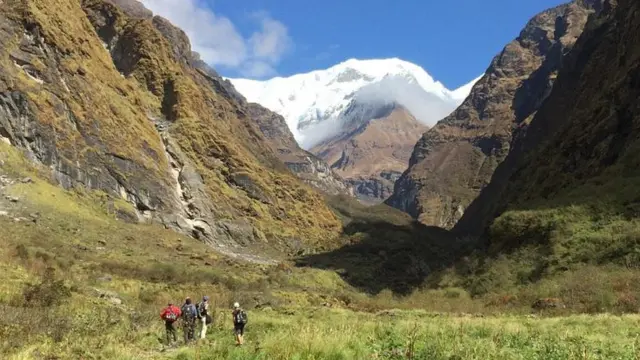 अन्नपूर्ण क्षेत्रमा पदयात्राी