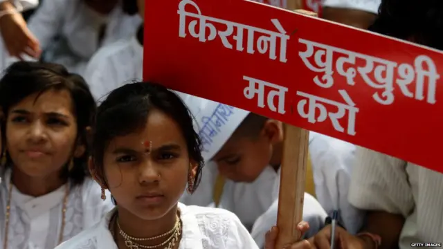 ਮਾਹਿਰਾਂ ਅਨੁਸਾਰ ਖੁਦਕੁਸ਼ੀ ਕਰਨ ਦਾ ਕਾਰਨ ਕਿਸਾਨਾਂ ਤੱਕ ਪੈਸਾ ਨਾ ਪਹੁੰਚਣਾ ਹੈ