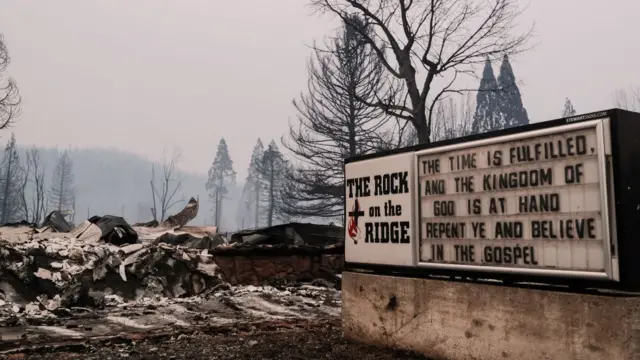 Остатки церкви в городе Гринвилл, пострадавшем от пожара