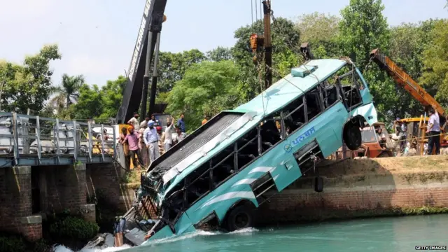 ਸੜਕ ਹਾਦਸੇ