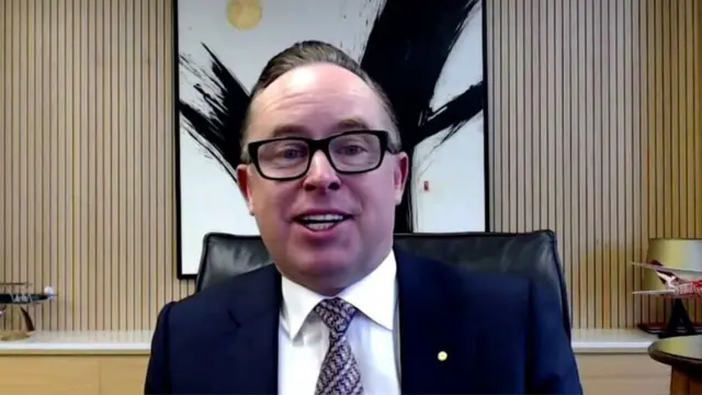 একে একে অনেক দেশের সরকার এখন বলতে শুরু করেছে করোনাভাইরাসের টিকা নেওয়া না থাকলে অন্যদেশ থেকে আসা যাত্রীদের ঢোকার অনুমতি মিলবে না- কোয়ান্টাসের প্রধান নির্বাহী অ্যালান জয়েস