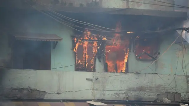 दिल्ली में हिंसा आगज़नी