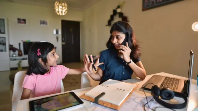 रात की शिफ्ट में महिलाओं के लिए काम करना क्या होगा आसान