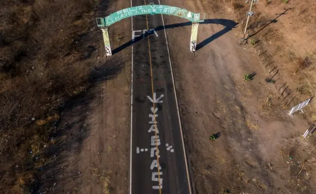 Carretera entre Apatzingan y Aguililla