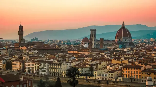 Terkenal dengan seni dan arsitektur Renaisansnya, Florence adalah rumah bagi banyak museum dan galeri.