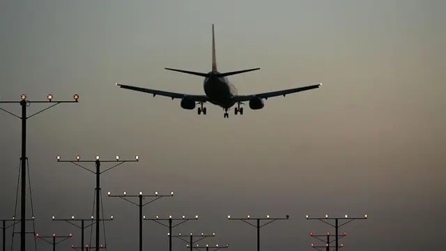 4-ஆவது நாளில் 494 விமானங்களில் 38,078 போ் பயணம்