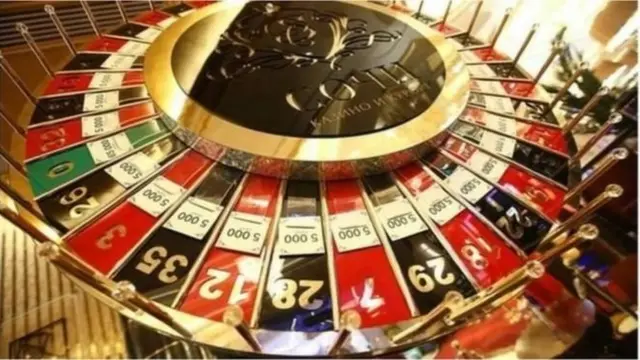 পুলিশ বা প্রশাসনের নজরের বাইরে ঢাকায় ক্যাসিনো চলেছে কিভাবে-এই প্রশ্নও উঠেছিল।