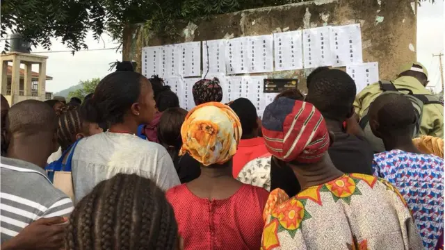 Awọn oludibo n yẹ orukọ wọn wo ṣaaju idibo