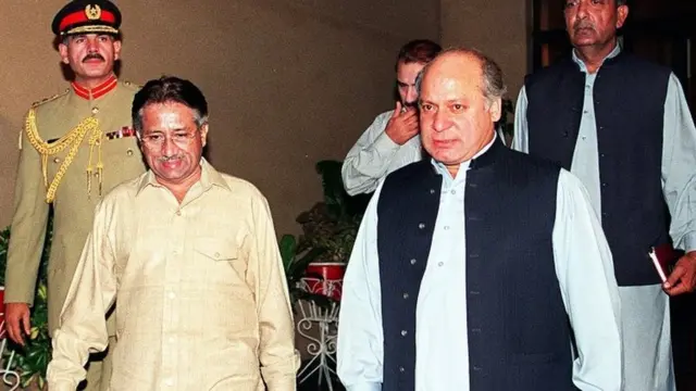 1999 में मुशर्रफ़ के साथ नवाज़ शरीफ़