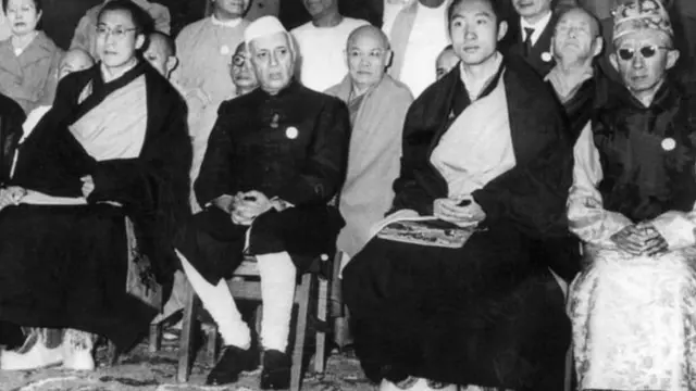नेहरू और दलाई लामा