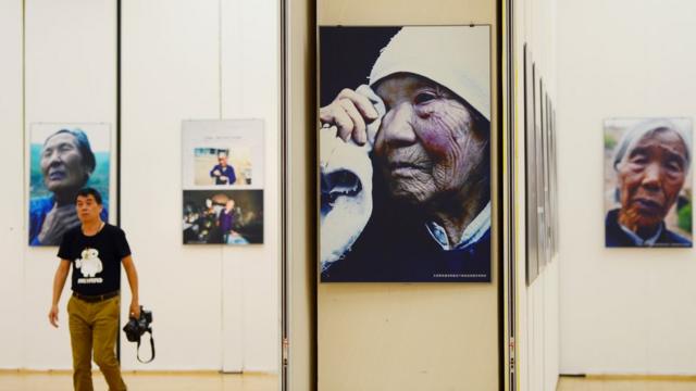 杭州圖書館、杭州圖書館事業基金會主辦的70位國際倖存慰安婦圖片、實物展在杭州圖書館開展，展出中國、韓國等地的70位慰安婦倖存者的肖像照、日常物品和手印等展品。