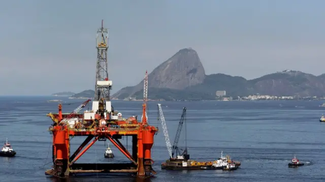 Plataforma da Petrobras na BaíaGuanabara2010