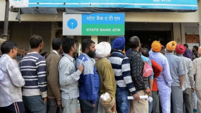 आम लोग, भीड़, नोटबंदी