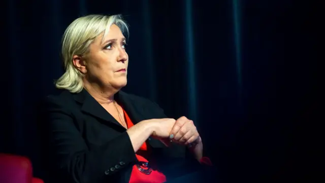 Ulusal Cephe lideri Marine Le Pen
