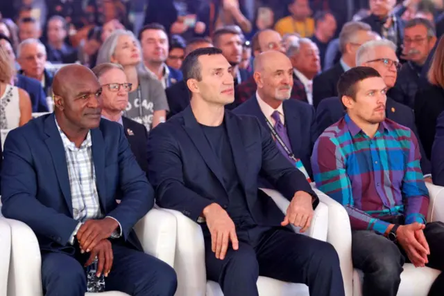 Евандер Голіфілд та Володимир Кличко