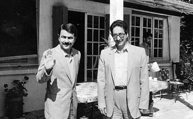 مسعود رجوی (چپ) در کنار بنی صدر (راست)