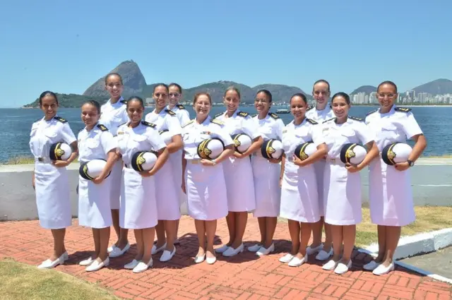 As Aspirantes da turmaesporte com a2014 com a Contra-Almirante Dalva Maria Carvalho Mendes