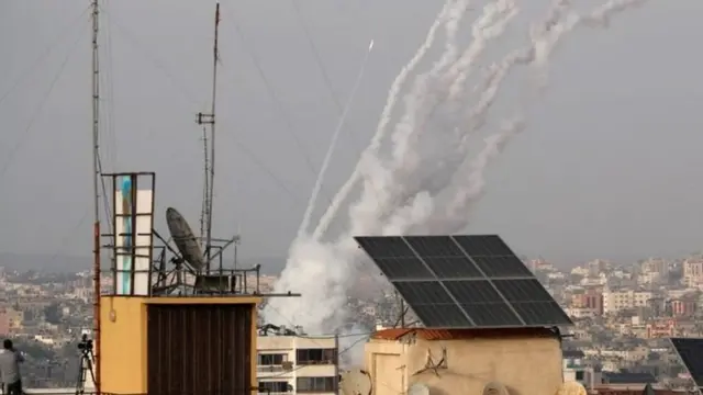 Mshambulizi ya roketi yanayotekelezwa na Hamas kutika Gaza kuelekea Israel
