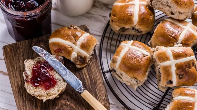 Крестовые булочки