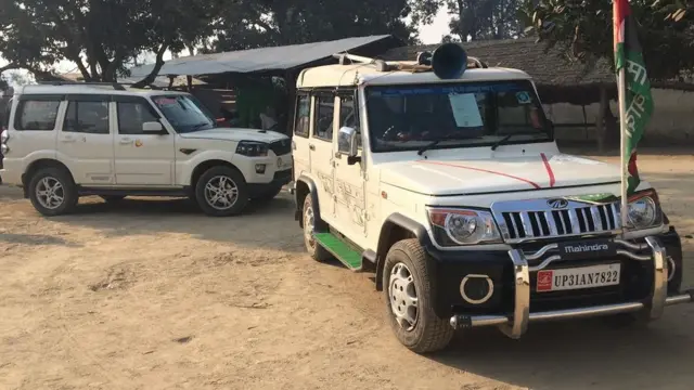 वंशीधर बौद्ध की चुनाव प्रचार गाड़ियां