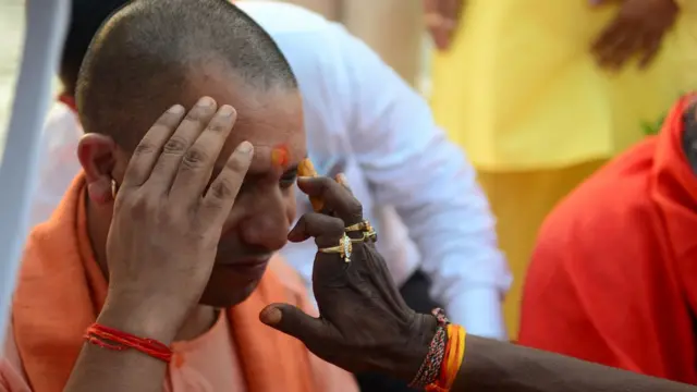 योगी आदित्यनाथ