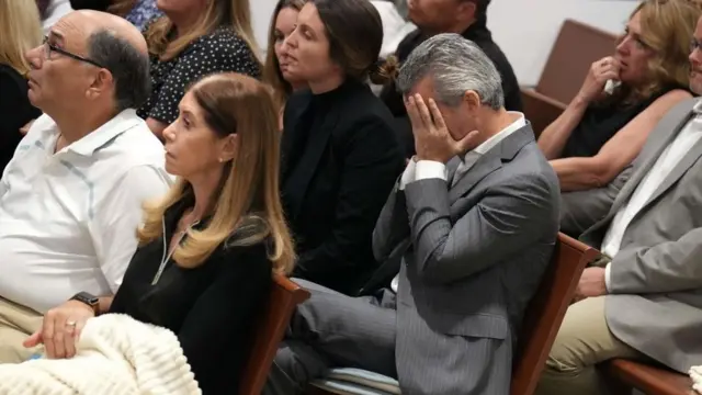 Familiares de víctimas del tiroteo de Parkland en la sala del tribunal