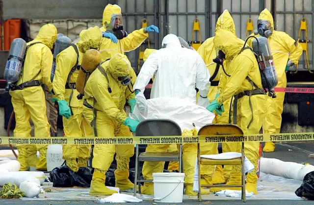  अमेरिकामा सन् २००१ मा सेप्टेम्बर ११ को घटना भएको केही दिनपछि विभिन्न नेता तथा विभिन्न सञ्चारमाध्यमका कार्यालयमा हुलाकमार्फत् एन्थ्र्याक्स रोग लगाउने सूक्ष्मजीव पठाइएको थियो